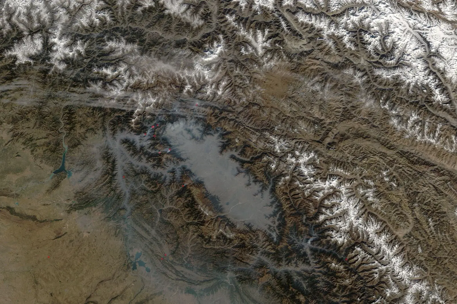 Satellite view of the Kashmir Valley floor ringed by the snow-covered Pir Panjal and Great Himalayan ranges