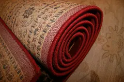 How to Buy an Authentic Kashmiri Carpet: The Local's Guide
