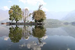 Kashmir in Autumn 2026: The Chinar Season Nobody Talks About