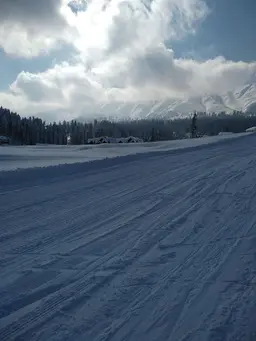 Gulmarg Skiing & Snowboarding Guide 2026-27: Slopes, Gondola & Tips