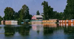 Nagin Lake Srinagar 2026-27: The Quieter Houseboat Alternative to Dal Lake