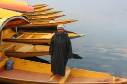 Shikara Ride on Dal Lake: What It Actually Costs and How to Do It Right