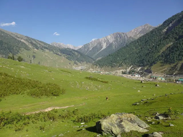 Kashmir 5N6D - 2N Pahalgam, Gulmarg & Srinagar with Sonamarg