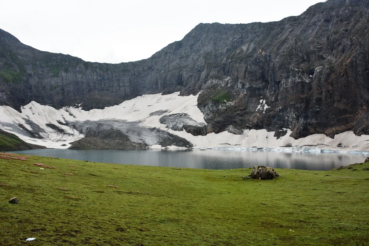 Trek the Great Lakes