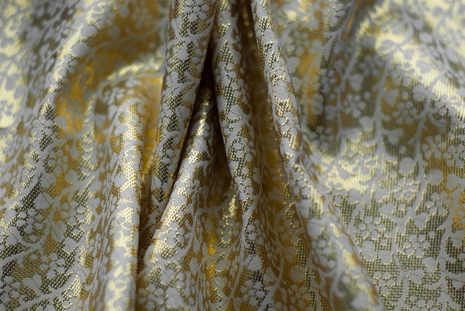 Kashmiri Kimskhwab: The Gold and Silver Brocade Woven in Srinagar's Old City