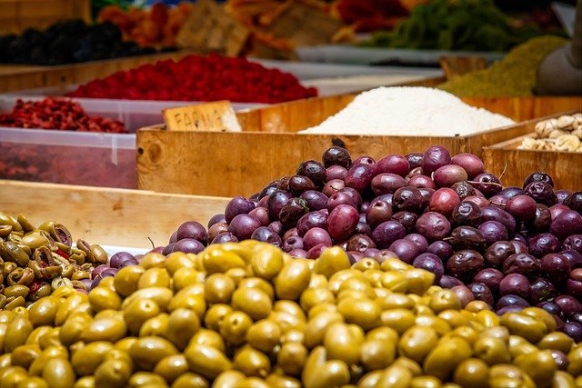 Srinagar's Local Bazaars: What the Markets Actually Look Like -- and What Is Worth Buying