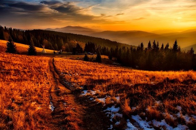Yusmarg: Why Staying Overnight Changes the Place