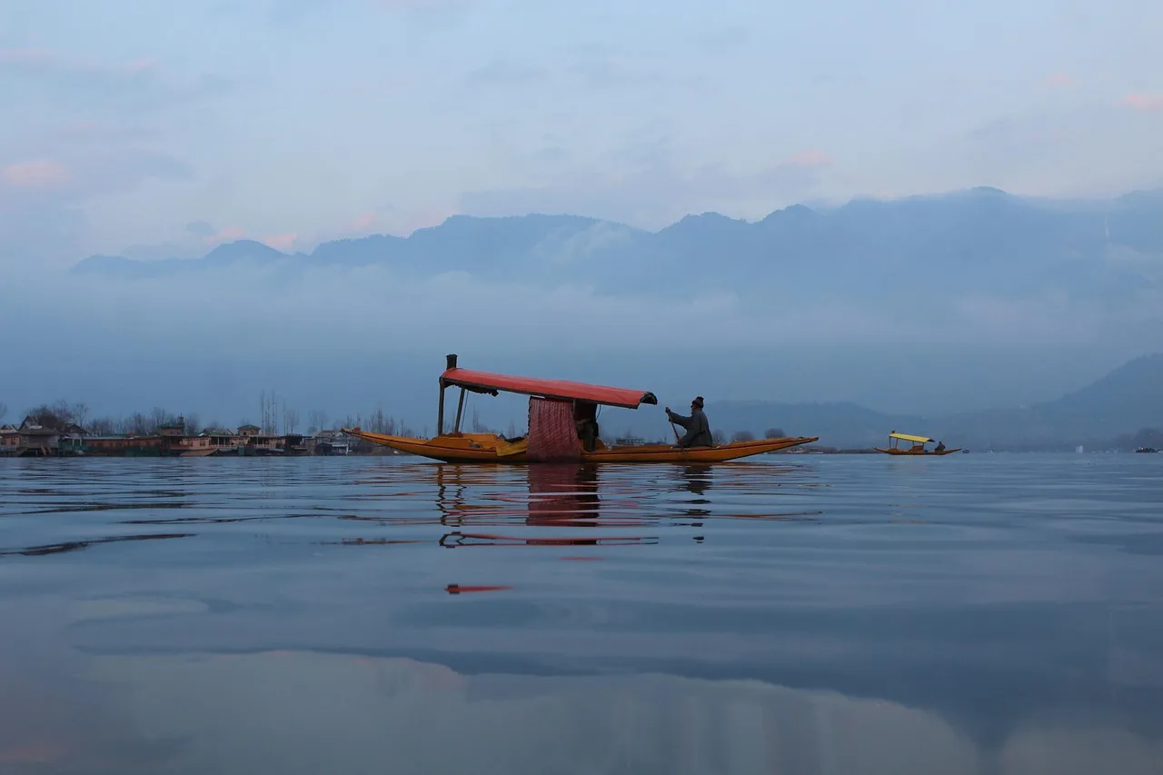 Kashmir Solo Female Travel Safety Guide - Via Kashmir