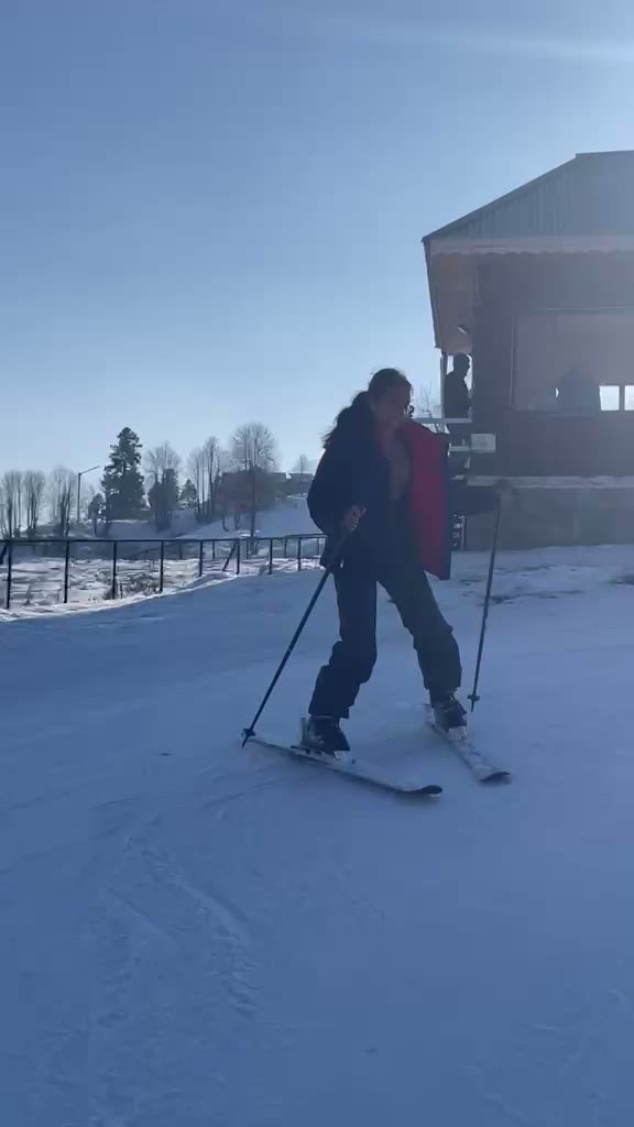 Learning to turn on skis in Gulmarg